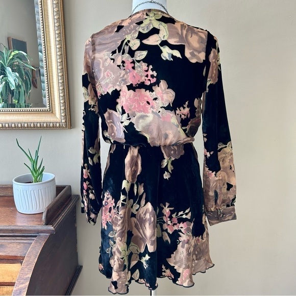 Revolve Flynn Skye Elle Mini Dress in Burnt Rose Crushed Velvet Size Small - Picture 6 of 16